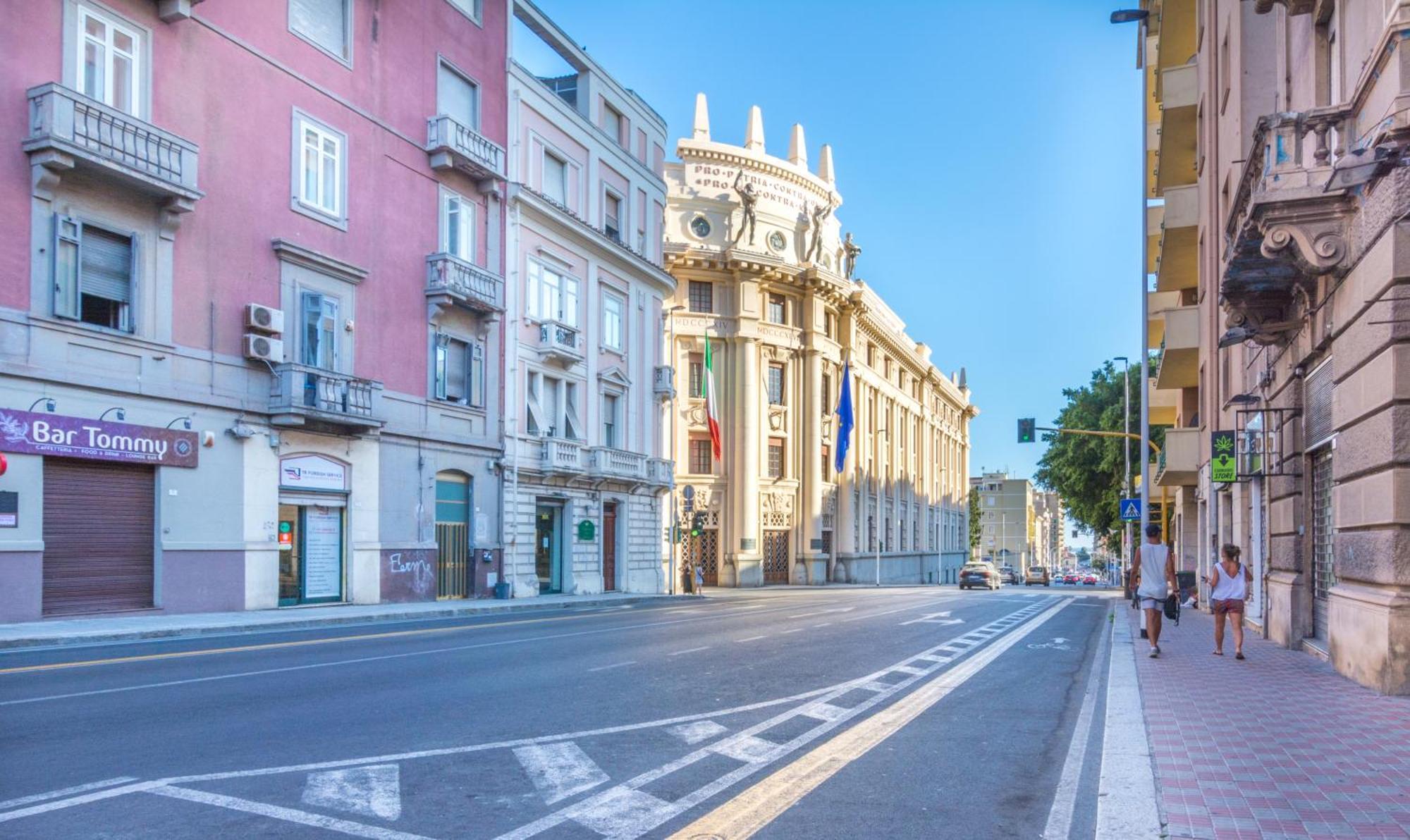 Sunscape Rooms Cagliari City Center Luaran gambar